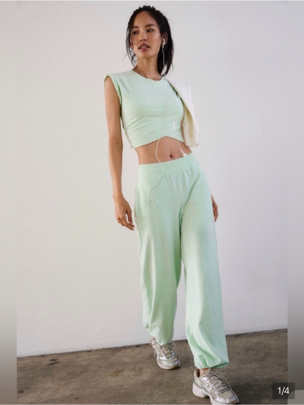 NWT FREE PEOPLE MOVEMENT
Hot Shot Crossover Set | Pistachio
$98 SOLD OUT COLOR